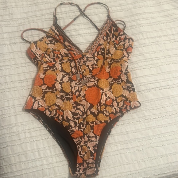 Very Rare! Arnhem Spanish Rose Swim Suit - Picture 4 of 6